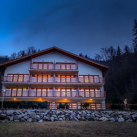 Panorama Pietrei Craiului Hotel Zărneşti Kültér fotó