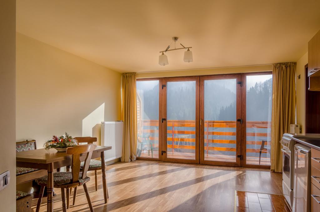 Panorama Pietrei Craiului Hotel Zărneşti Kültér fotó